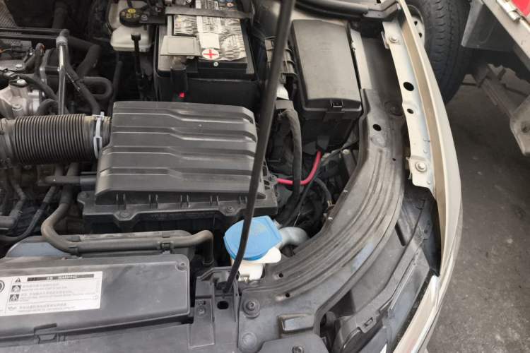 Used Volkswagen Lavida 2019 1.5L Automatic Comfort Edition China VI Standard Engine Bay Left