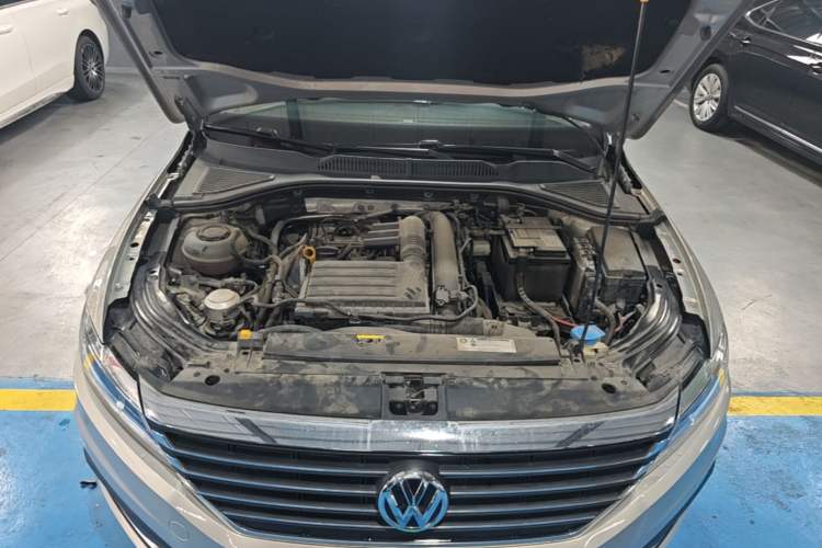 Used Volkswagen Lavida 2019 280TSI DSG Comfort Edition China VI standard Engine Bay