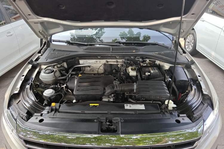Used Volkswagen Lavida 2019 1.5L Automatic Comfort Edition China VI Standard Engine Bay