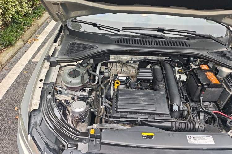 Used Volkswagen Lavida 2019 280TSI DSG Comfort Edition China VI standard Engine Bay Right
