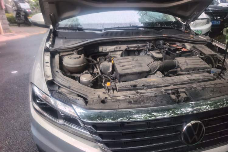 Used Volkswagen Lavida 2019 1.5L Automatic Comfort Edition China VI Standard Engine Bay Right