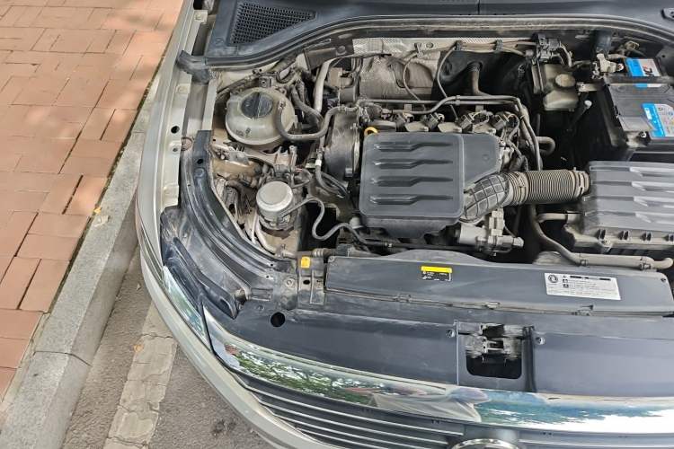 Used Volkswagen Lavida 2019 1.5L Automatic Comfort Edition China VI Standard Engine Bay Right