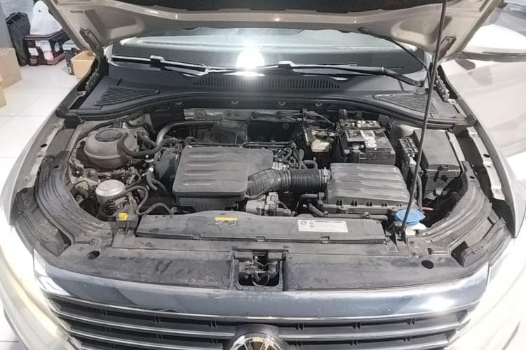 Used Volkswagen Lavida 2019 1.5L Automatic Comfort Edition China VI Standard Engine Bay