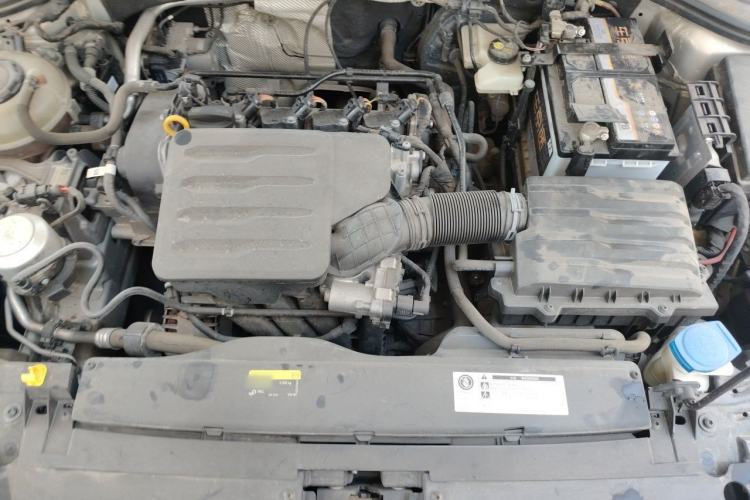 Used Volkswagen Lavida 2019 1.5L Automatic Comfort Edition China VI Standard Engine Bay