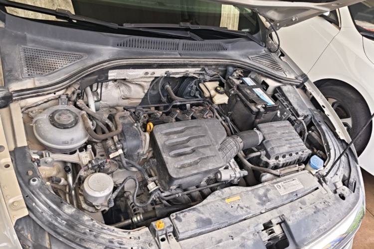 Used Volkswagen Lavida 2019 1.5L Automatic Comfort Edition China VI Standard Engine Bay