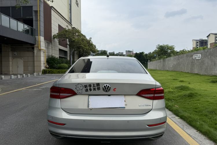 Used Volkswagen Lavida 2019 1.5L Automatic Comfort Edition China VI Standard Exterior 3