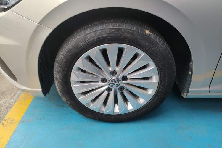 Used Volkswagen Lavida 2019 1.5L Automatic Comfort Edition China VI Standard Exterior 4