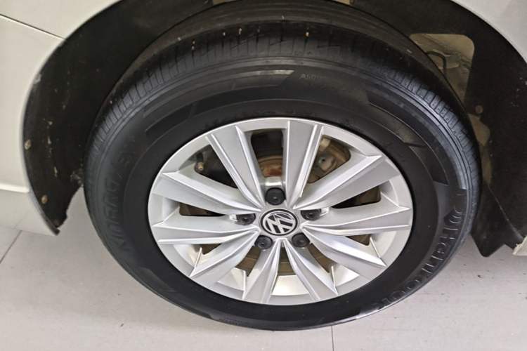 Used Volkswagen Lavida 2019 1.5L Automatic Fashion Edition China VI Exterior 5