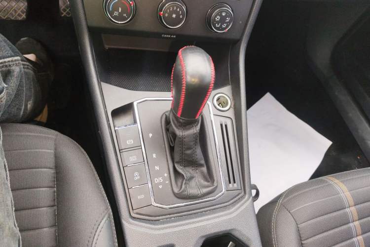 Used Volkswagen Lavida 2019 280TSI DSG Comfort Edition China VI standard Gear Lever