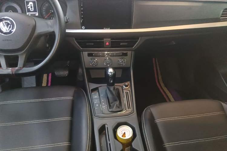 Used Volkswagen Lavida 2019 1.5L Automatic Fashion Edition China VI Gear Lever