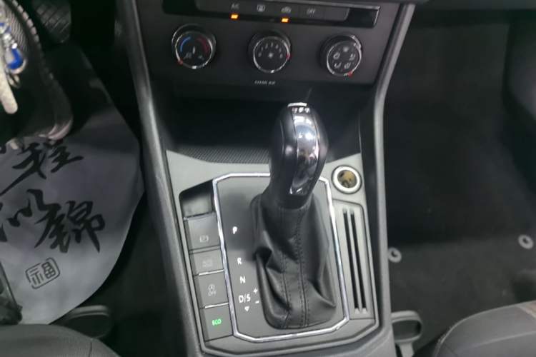 Used Volkswagen Lavida 2019 280TSI DSG Comfort Edition China VI standard Gear Lever