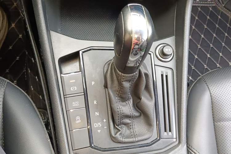 Used Volkswagen Lavida 2019 1.5L Automatic Comfort Edition China VI Standard Gear Lever