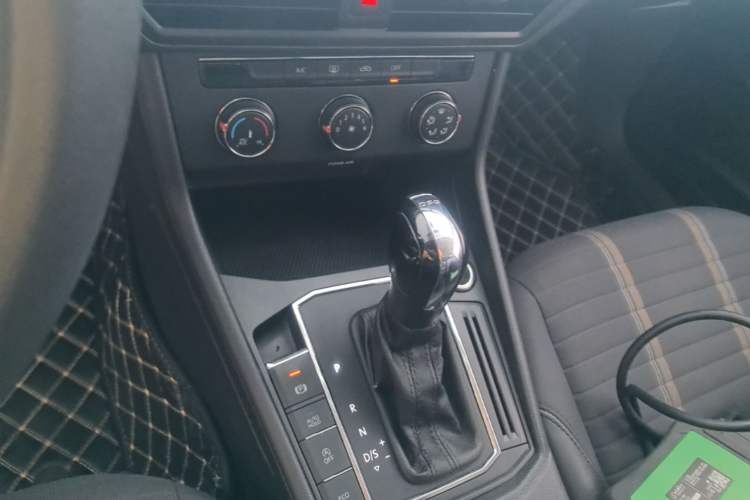 Used Volkswagen Lavida 2019 280TSI DSG Comfort Edition China VI standard Gear Lever