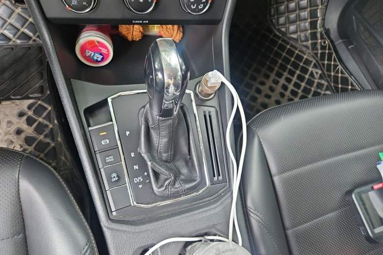 Used Volkswagen Lavida 2019 1.5L Automatic Comfort Edition China VI Standard Gear Lever
