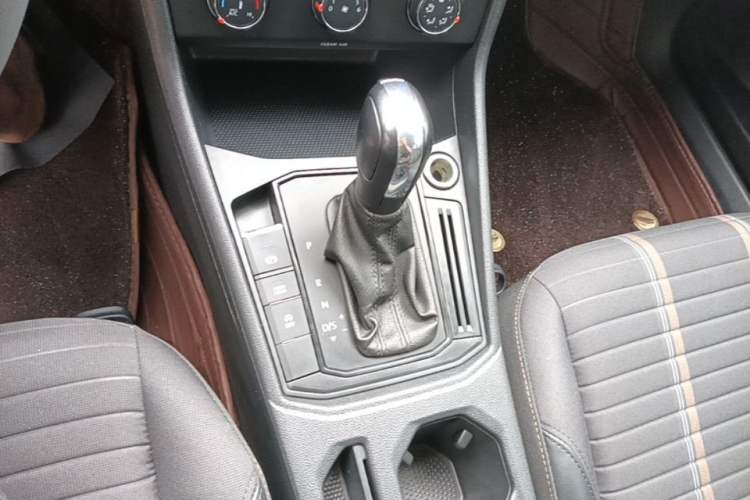 Used Volkswagen Lavida 2019 1.5L Automatic Vision Edition China VI Standard Gear Lever
