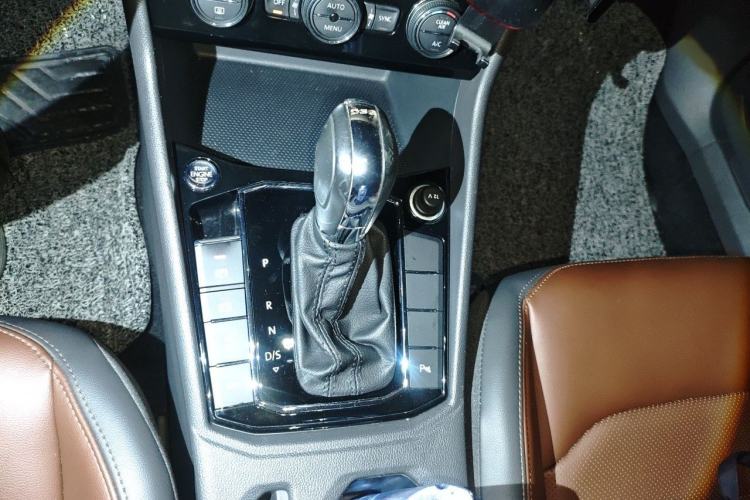 Used Volkswagen Lavida 2019 280TSI DSG Luxury Edition China VI Standard Gear Lever