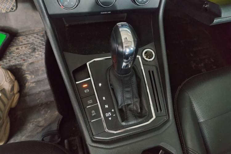 Used Volkswagen Lavida 2019 1.5L Automatic Comfort Edition China VI Standard Gear Lever