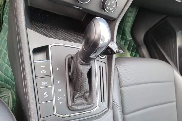 Used Volkswagen Lavida 2019 1.5L Automatic Comfort Edition China VI Standard Gear Lever