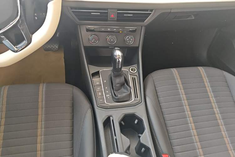 Used Volkswagen Lavida 2019 280TSI DSG Comfort Edition China VI standard Gear Lever