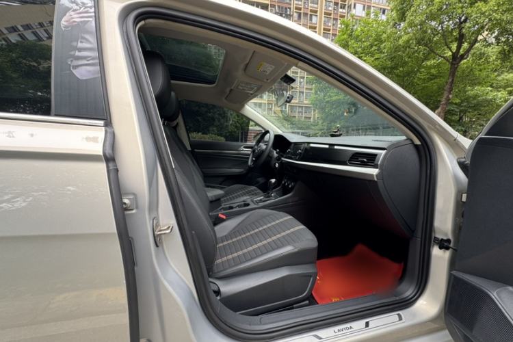 Used Volkswagen Lavida 2019 280TSI DSG Comfort Edition China VI standard Interior 1