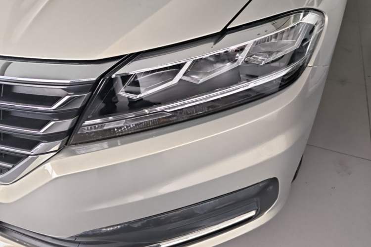 Used Volkswagen Lavida 2019 1.5L Automatic Fashion Edition China VI Left Front Headlight