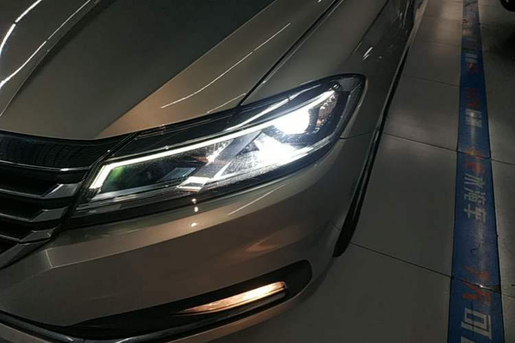 Used Volkswagen Lavida 2019 280TSI DSG Comfort Edition China VI standard Left Front Headlight