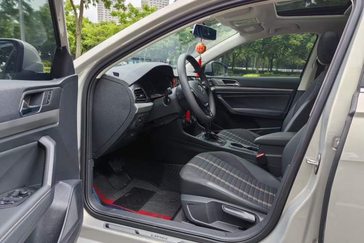 Used Volkswagen Lavida 2019 280TSI DSG Comfort Edition China VI standard Left Front Seat