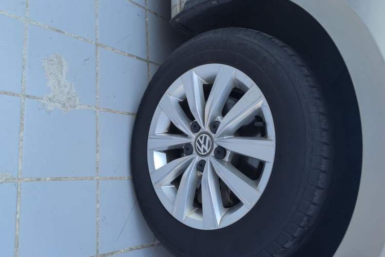 Used Volkswagen Lavida 2019 1.5L Automatic Fashion Edition China VI Left Front Wheel Hub