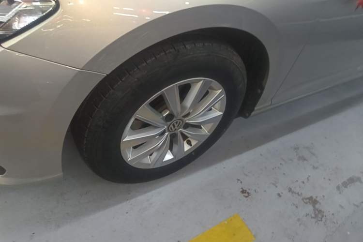 Used Volkswagen Lavida 2019 1.5L Automatic Fashion Edition China VI Left Front Wheel Hub