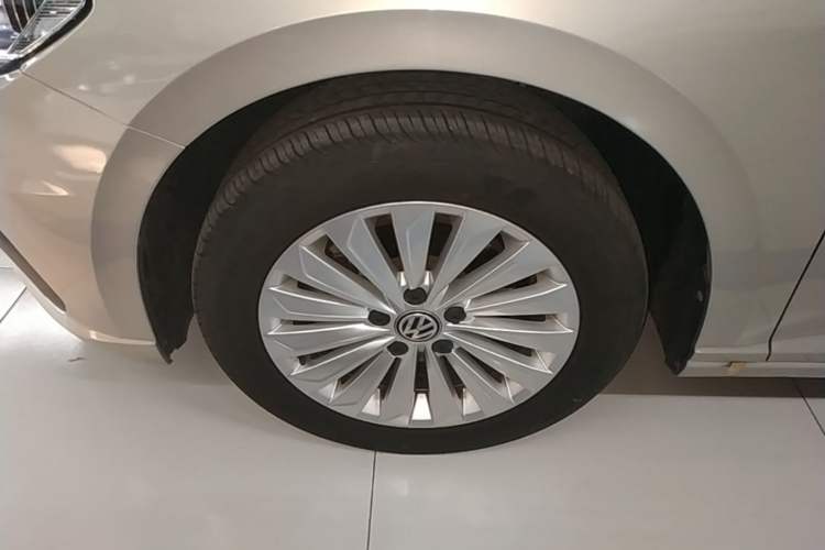 Used Volkswagen Lavida 2019 280TSI DSG Comfort Edition China VI standard Left Front Wheel Hub