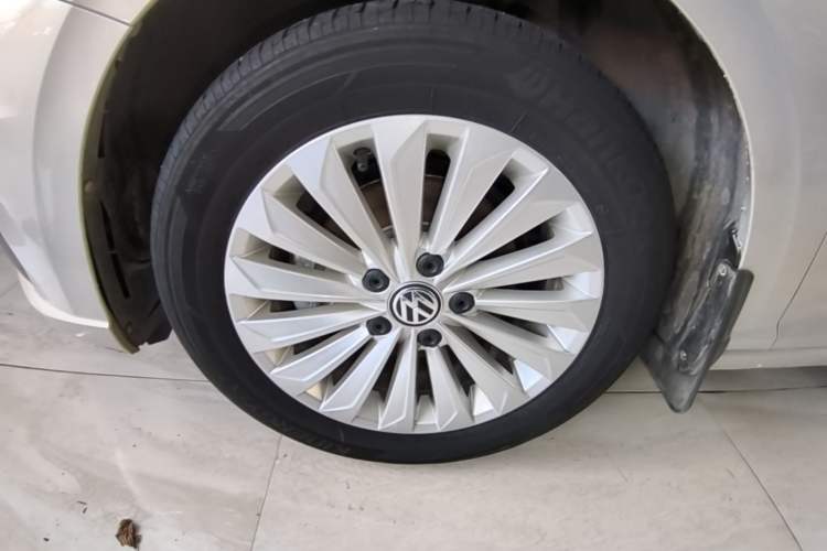 Used Volkswagen Lavida 2019 1.5L Automatic Comfort Edition China VI Standard Left Front Wheel Hub