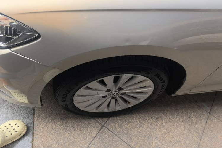 Used Volkswagen Lavida 2019 280TSI DSG Comfort Edition China VI standard Left Front Wheel Hub