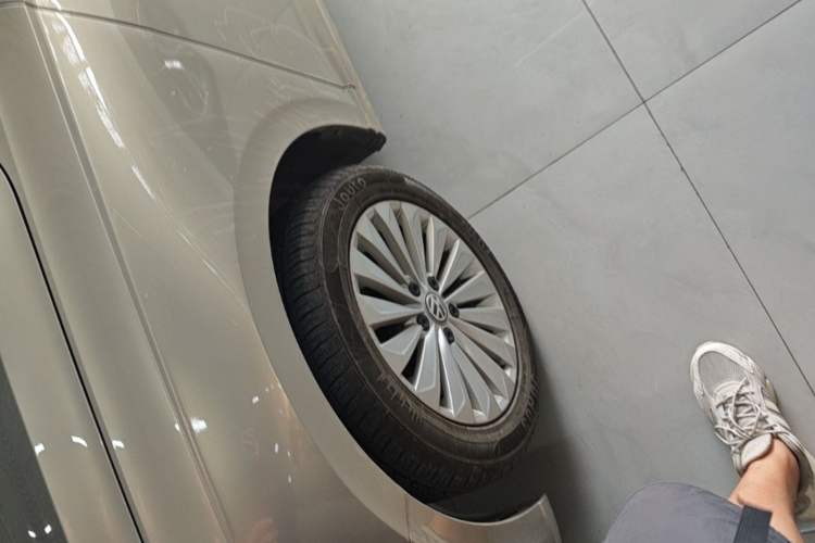 Used Volkswagen Lavida 2019 1.5L Automatic Comfort Edition China VI Standard Left Front Wheel Hub