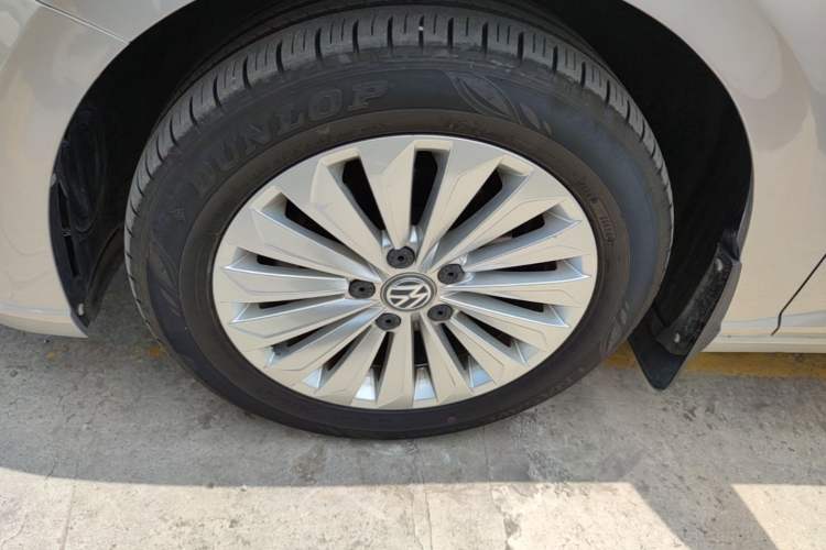 Used Volkswagen Lavida 2019 1.5L Automatic Comfort Edition China VI Standard Left Front Wheel Hub