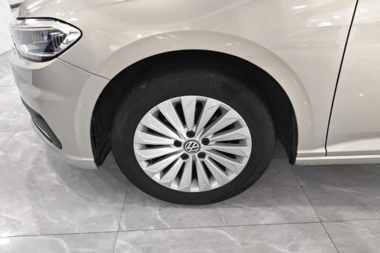 Used Volkswagen Lavida 2019 1.5L Automatic Comfort Edition China VI Standard Left Front Wheel Hub