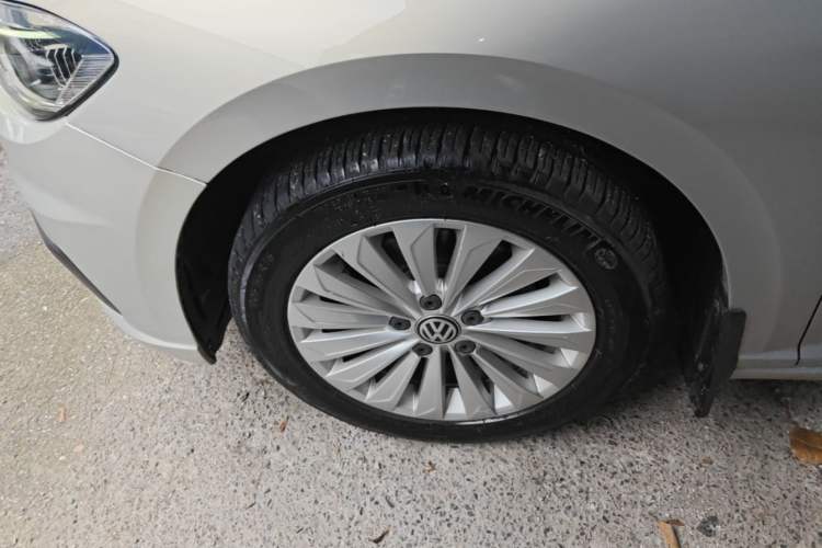 Used Volkswagen Lavida 2019 280TSI DSG Comfort Edition China VI standard Left Front Wheel Hub