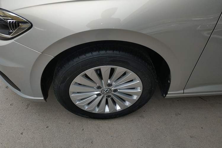 Used Volkswagen Lavida 2019 280TSI DSG Comfort Edition China VI standard Left Front Wheel Hub