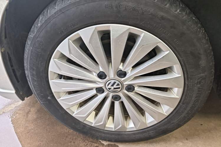 Used Volkswagen Lavida 2019 1.5L Automatic Comfort Edition China VI Standard Left Front Wheel Hub