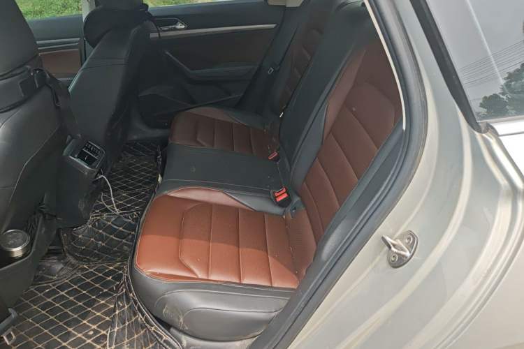 Used Volkswagen Lavida 2019 280TSI DSG Luxury Edition China VI Standard Left Rear Seat