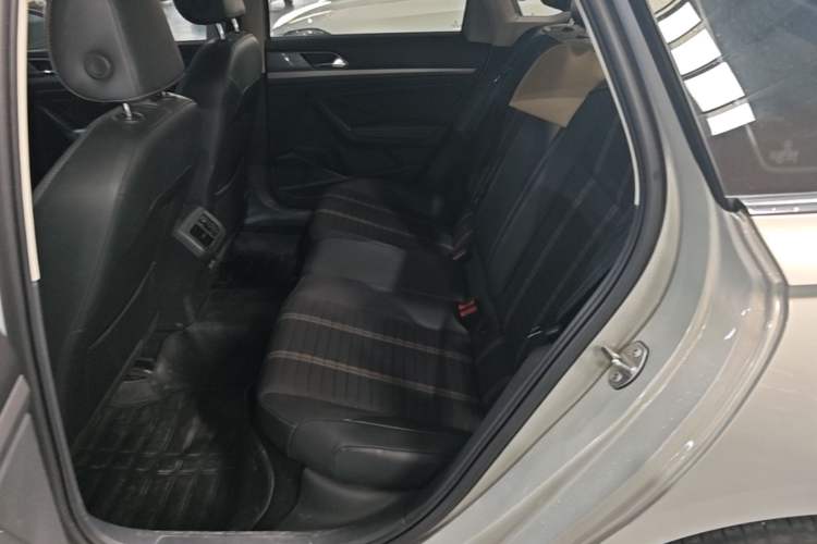 Used Volkswagen Lavida 2019 280TSI DSG Comfort Edition China VI standard Left Rear Seat