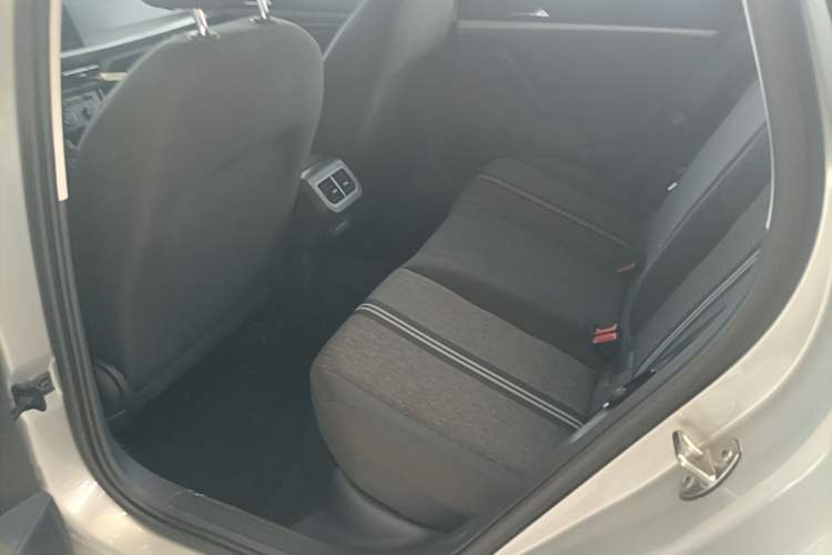 Used Volkswagen Lavida 2019 1.5L Automatic Comfort Edition China VI Standard Left Rear Seat