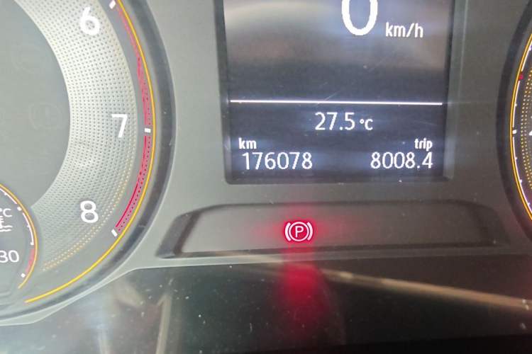 Used Volkswagen Lavida 2019 1.5L Automatic Comfort Edition China VI Standard Odometer Close Up