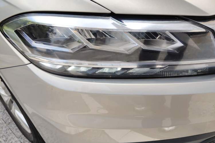 Used Volkswagen Lavida 2019 1.5L Automatic Fashion Edition China VI Right Front Headlight