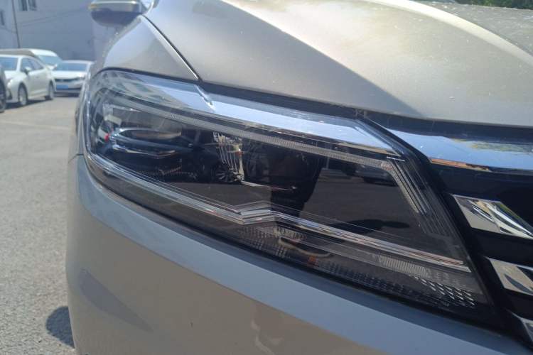 Used Volkswagen Lavida 2019 1.5L Automatic Comfort Edition China VI Standard Right Front Headlight