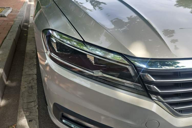 Used Volkswagen Lavida 2019 1.5L Automatic Comfort Edition China VI Standard Right Front Headlight