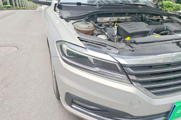 Used Volkswagen Lavida 2019 1.5L Automatic Comfort Edition China VI Standard Right Front Headlight