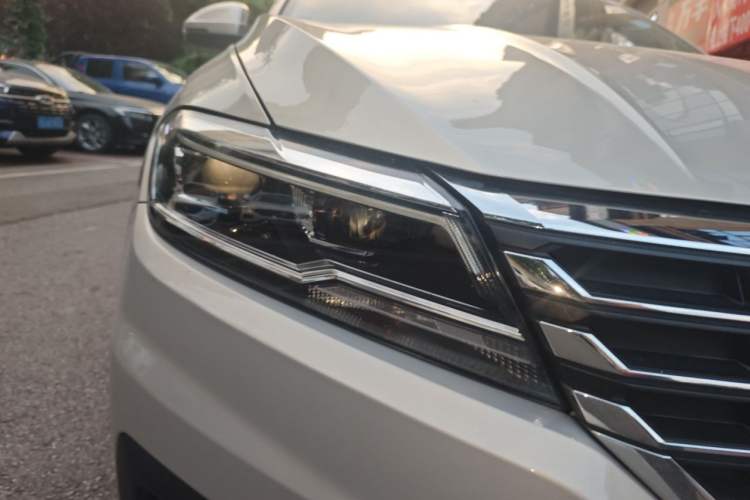 Used Volkswagen Lavida 2019 1.5L Automatic Comfort Edition China VI Standard Right Front Headlight