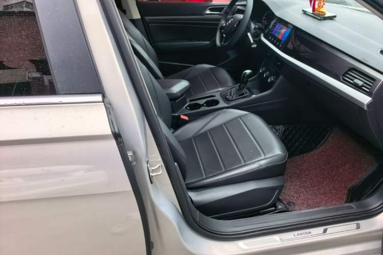 Used Volkswagen Lavida 2019 1.5L Automatic Comfort Edition China VI Standard Right Front Seat