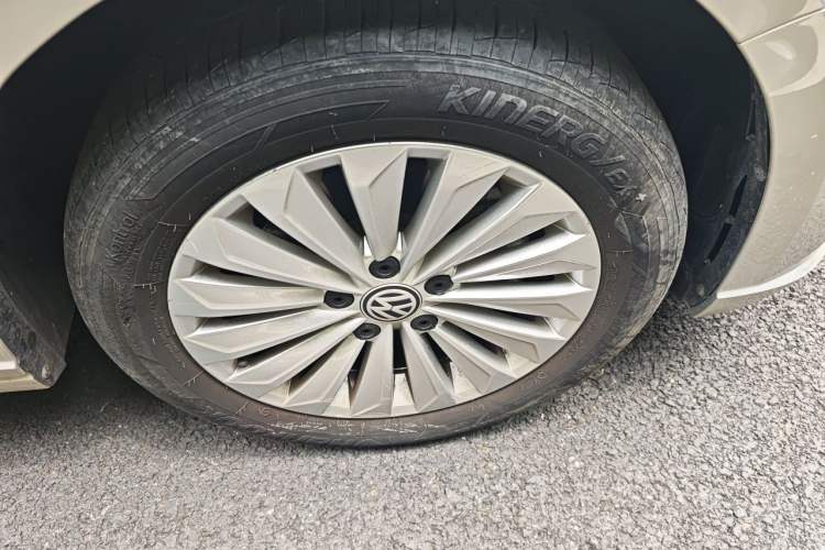 Used Volkswagen Lavida 2019 280TSI DSG Comfort Edition China VI standard Right Front Wheel Hub