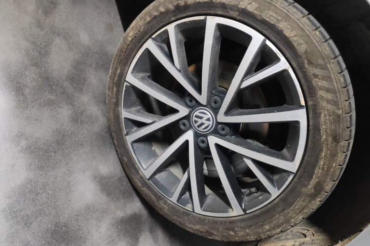 Used Volkswagen Lavida 2019 280TSI DSG Luxury Edition China VI Standard Right Front Wheel Hub